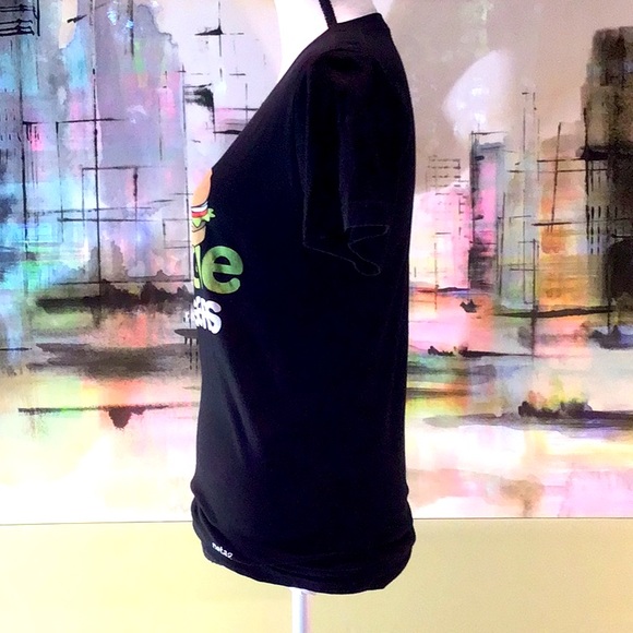 WOMANS/UNISEX BLACK PETA “ I LOVE VEGGIE BURGERS” GRAPHIC  TEE. SIZE MEDIUM - Picture 4 of 4